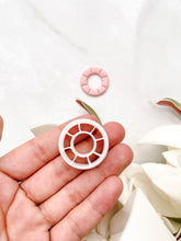 Load image into Gallery viewer, Swimming Belt Polymer Clay Cutter