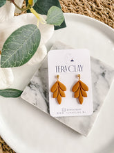 Load image into Gallery viewer, The Lynn (also in silver)