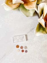 Load image into Gallery viewer, Micro Floral Mold 29