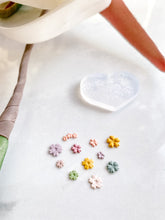 Load image into Gallery viewer, Micro Floral Mold 19