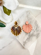 Load image into Gallery viewer, Floral Set Polymer Clay Cutters