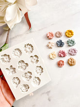 Load image into Gallery viewer, Stud Floral Mold