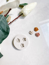 Load image into Gallery viewer, Roses Stud Mold