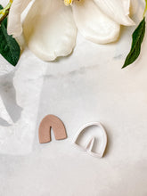 Load image into Gallery viewer, Organic Arch Polymer Clay Cutter