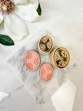 Load image into Gallery viewer, Framed Floral Oval Polymer Clay Cutter