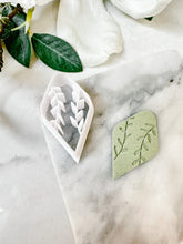 Load image into Gallery viewer, Floral Embossed Dagger Polymer Clay Cutter