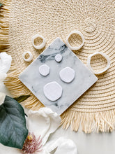Load image into Gallery viewer, Organic Circle Polymer Clay Cutter