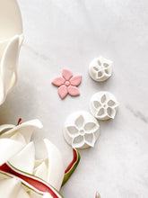 Load image into Gallery viewer, Five-leaf Flower Cutter