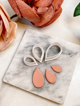 Load image into Gallery viewer, Teardrop #2 Polymer Clay Cutter PCC1347