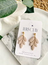 Load image into Gallery viewer, The Lynn (also in silver)