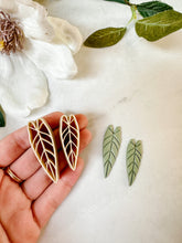 Load image into Gallery viewer, Queen Anthurium Leaf Polymer Clay Cutter