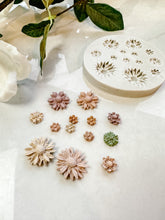 Load image into Gallery viewer, Stud Floral Mold #7