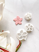 Load image into Gallery viewer, Five-leaf Flower Cutter