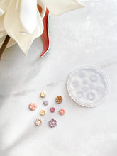 Load image into Gallery viewer, Micro Floral Mold 11