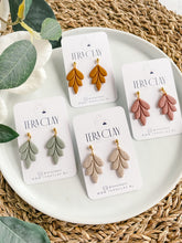 Load image into Gallery viewer, The Lynn (also in silver)