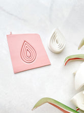 Load image into Gallery viewer, Extruded Teardrop Polymer Clay Cutter