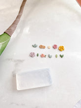 Load image into Gallery viewer, Micro Floral Mold 20