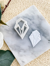 Load image into Gallery viewer, Shield Polymer Clay Cutter