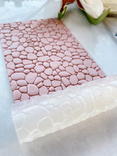 Load image into Gallery viewer, Pebbles Texture Roller