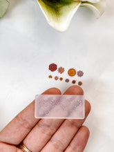 Load image into Gallery viewer, Micro Floral Mold 26