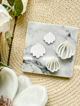 Load image into Gallery viewer, Floral Polymer Clay Cutter