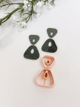 Load image into Gallery viewer, Duo Organic Triangle Donut with Drill Guides Polymer Clay Cutter
