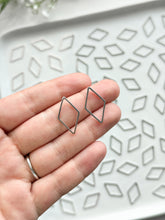 Load image into Gallery viewer, Real Platinum Plated Rhombus Bezel | Nickel Free
