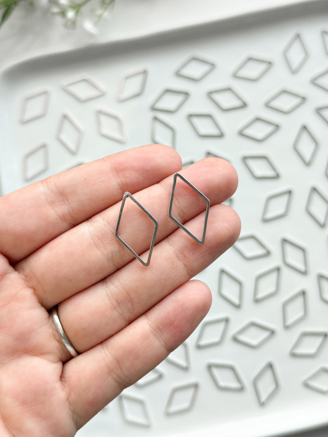 Real Platinum Plated Rhombus Bezel | Nickel Free