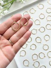 Load image into Gallery viewer, 18K Gold Plated Circle Bezel Pendant with One Hole

