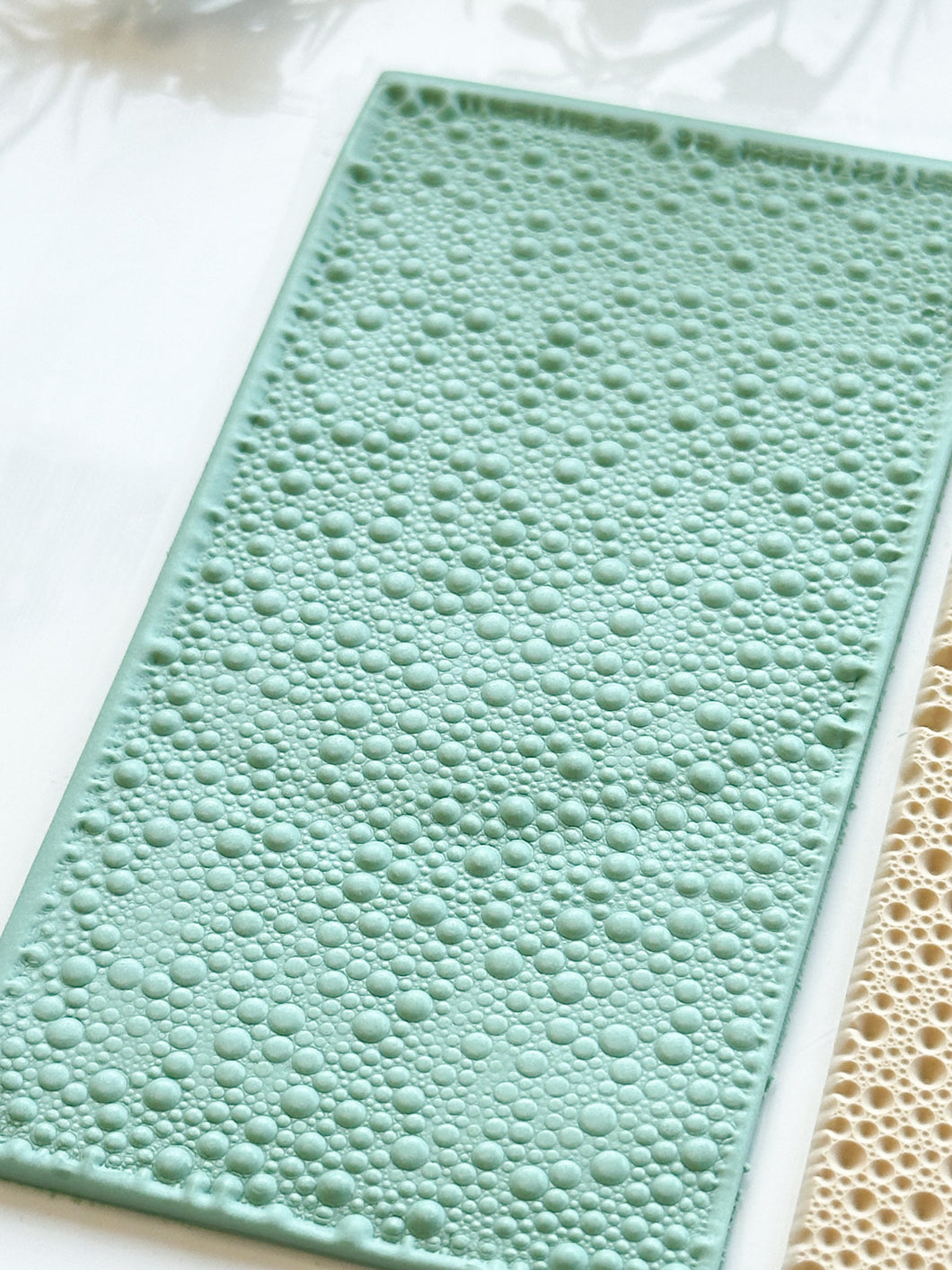 Suds Embossed Texture Mat