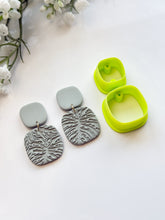 Load image into Gallery viewer, Duo Organic Square Set with Drill Guides Polymer Clay Cutters
