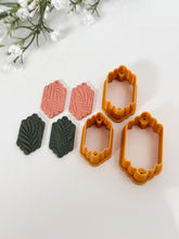 Load image into Gallery viewer, Vintage Scalloped Shape with Drill Guides Polymer Clay Cutter

