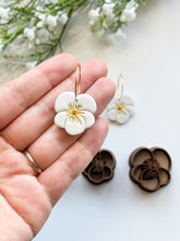 Load image into Gallery viewer, Pansy Flower Spring Polymer Clay Cutter
