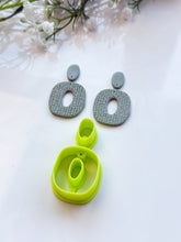 Load image into Gallery viewer, Duo Organic Donut Set with Drill Guides Polymer Clay Cutters
