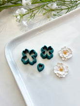 Load image into Gallery viewer, Flower Builder #1 Polymer Clay Cutter Set

