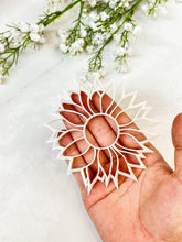 Load image into Gallery viewer, Sunflower Trinket Dish Clay Cutter
