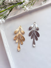 Load image into Gallery viewer, 18K Gold/Real Platinum Plated Textured Brass Big Leaf Pendant with One Hole
