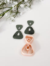 Load image into Gallery viewer, Duo Organic Triangle Donut with Drill Guides Polymer Clay Cutter
