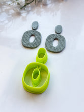 Load image into Gallery viewer, Duo Organic Donut Set with Drill Guides Polymer Clay Cutters
