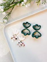 Load image into Gallery viewer, Organic Floral Set Dangle Polymer Clay Cutter Set
