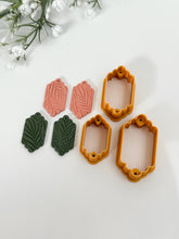 Load image into Gallery viewer, Vintage Scalloped Shape with Drill Guides Polymer Clay Cutter
