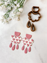 Load image into Gallery viewer, Scalloped Quadruple Dangle Polymer Clay Cutter Set
