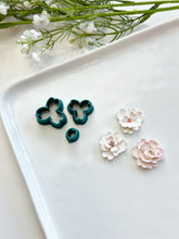 Load image into Gallery viewer, Flower Builder #2 Polymer Clay Cutter Set
