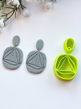 Load image into Gallery viewer, Duo Organic Detailed Set with Drill Guides Polymer Clay Cutters
