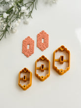 Load image into Gallery viewer, Vintage Scalloped Donut with Drill Guides Polymer Clay Cutter
