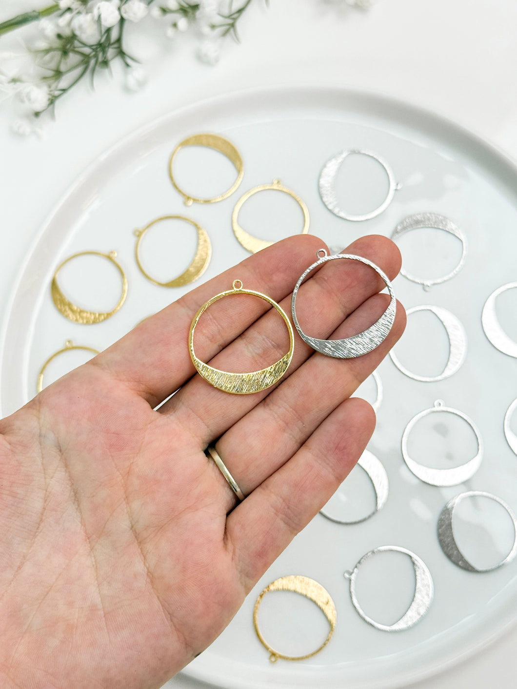 18K Gold/Platinum Plated Circle Bezel with One Hole
