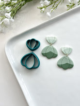 Load image into Gallery viewer, Duo Scalloped Dangle Polymer Clay Cutter Set
