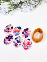 Load image into Gallery viewer, Elegant Frame Polymer Clay Cutter
