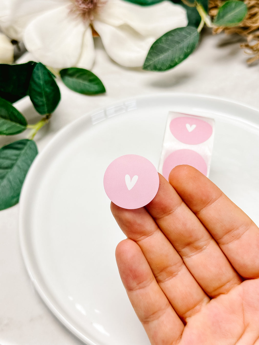 Roll of 500pcs Pink Heart Packing Stickers