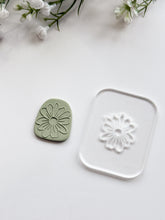 Load image into Gallery viewer, Daisy Acrylic Texture Tile | Acrylic Embossing Stamp
